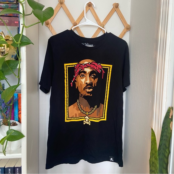 JOHNNY CUPCAKES Tupac Portrait Black T-Shirt - Picture 1 of 6
